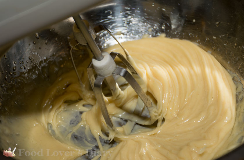 Mixing the oil into the egg